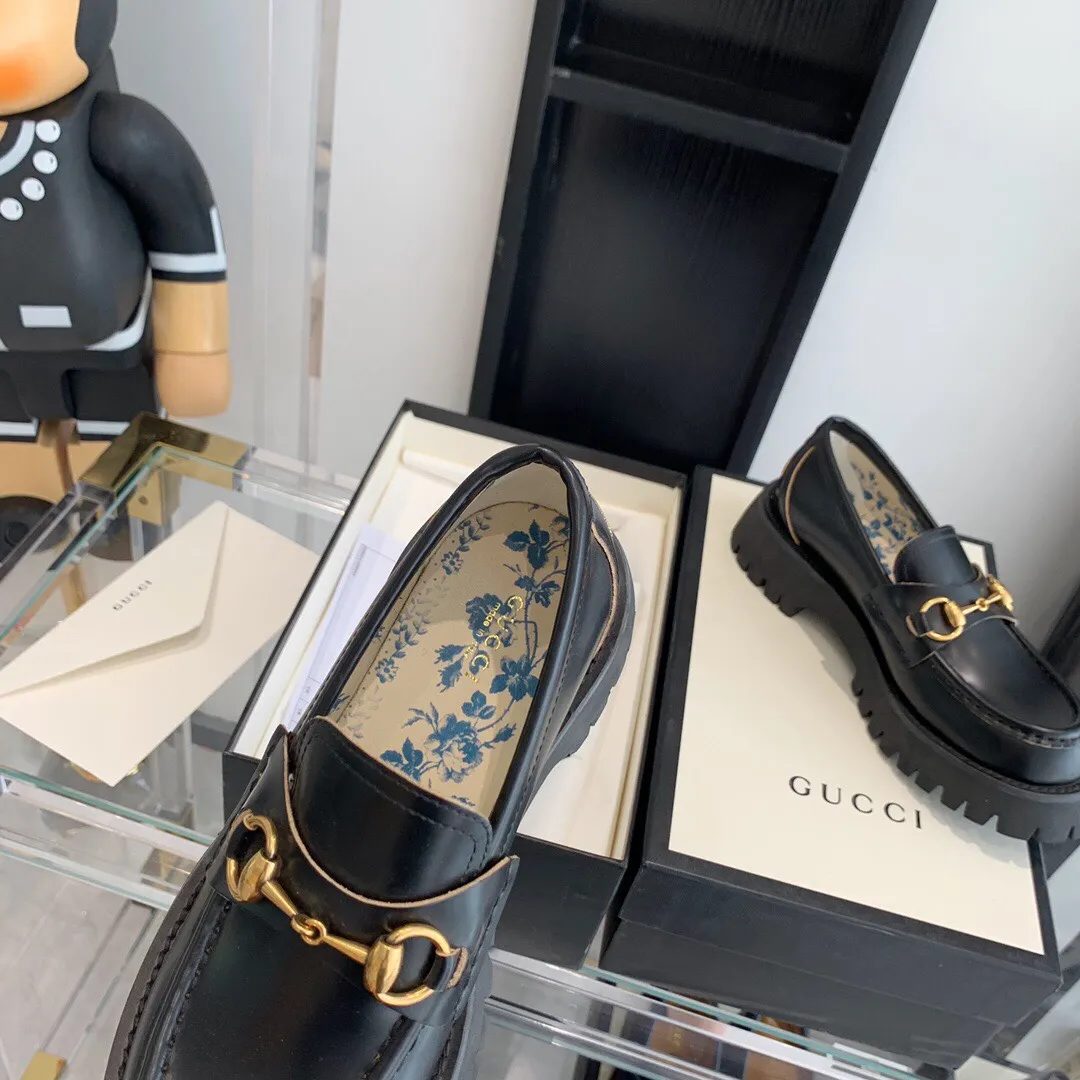 👟👟Ex-factory price👟👟Ex-factory price 480👟👟 Steel stamped inside ⚠Purchase level Gucci 🐝The original embroidered bee is rose gold, definitely not the gold color in the market😂Babies, please pay attention to distinguish the market products) Everything is developed in accordance with the original version, open edge beads, customized imported velvet fabric, code number: 35-40